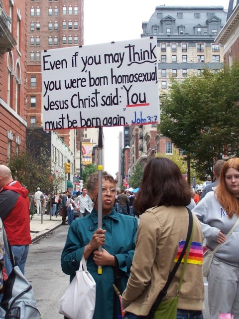 Arlene talks to woman about Jesus Christ.